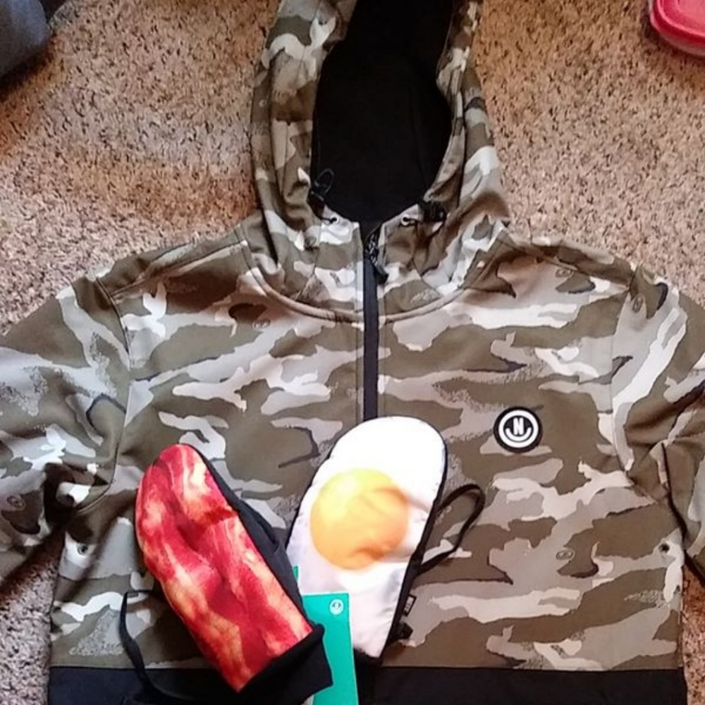 NWT Neff "Kicker"Jacket!(See Photo's) GLOVES SOLD!